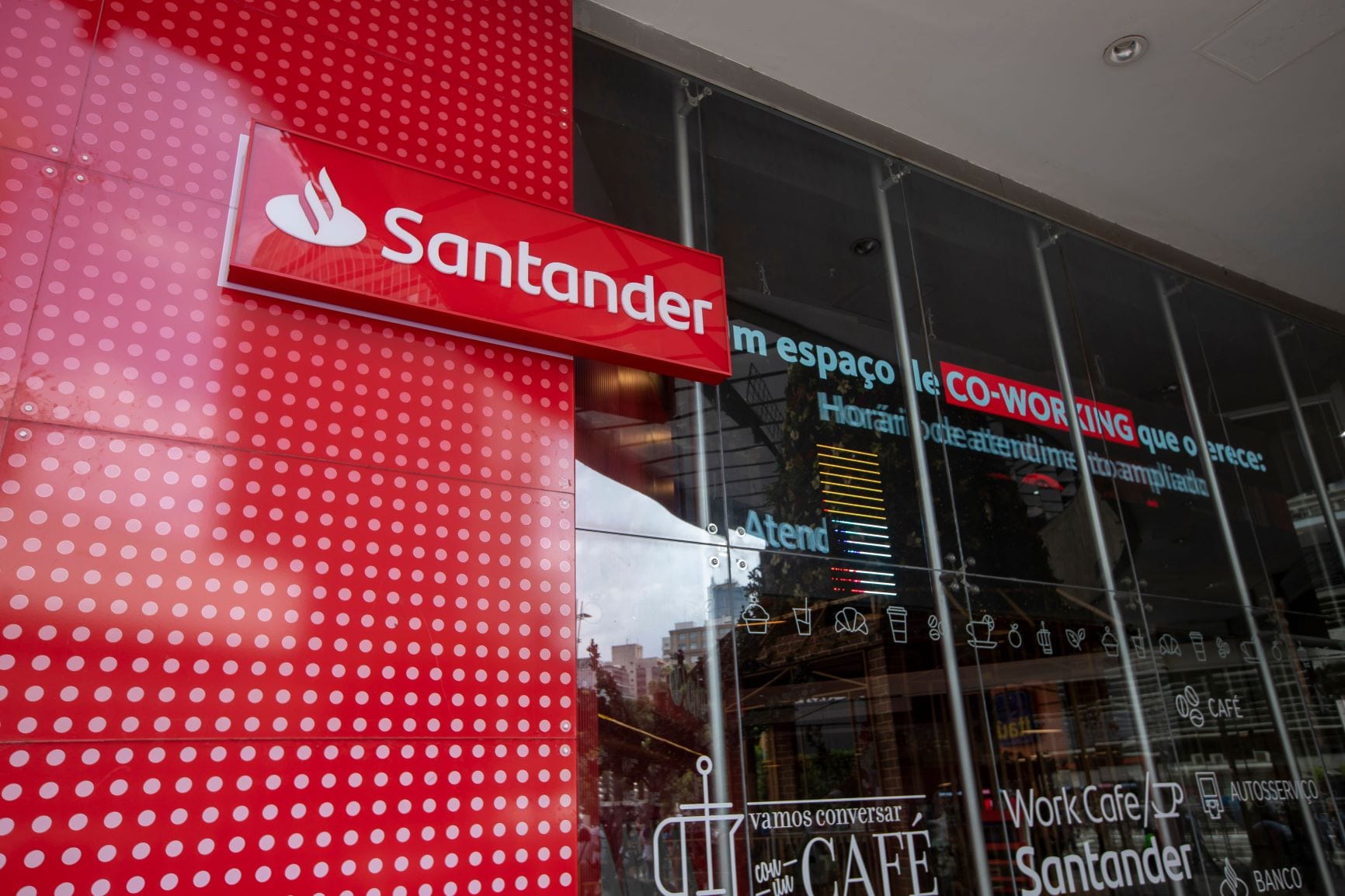 lucro do banco santander