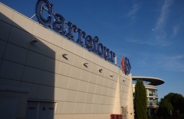 Fachada de loja do Carrefour
