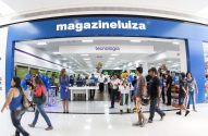 Fachada de loja da Magazine Luiza