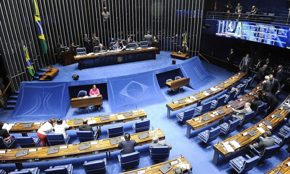 Regulamentação de criptomoedas avança no Senado e pode ir à Câmara