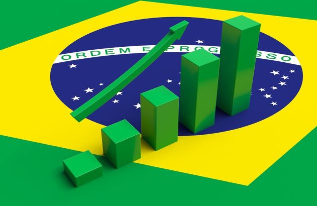 Gráfico de barras verdes e seta ascendente sobre a bandeira do Brasil, simbolizando crescimento.