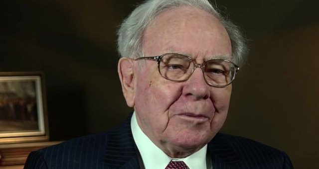 Buffett lamenta falta de bons investimentos em meio a lucro recorde da Berkshire