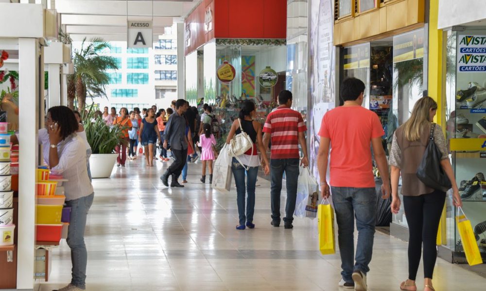 Com inflação, varejo deve faturar menos no Natal pelo 2º ano seguido