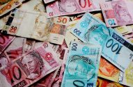 dinheiro reais