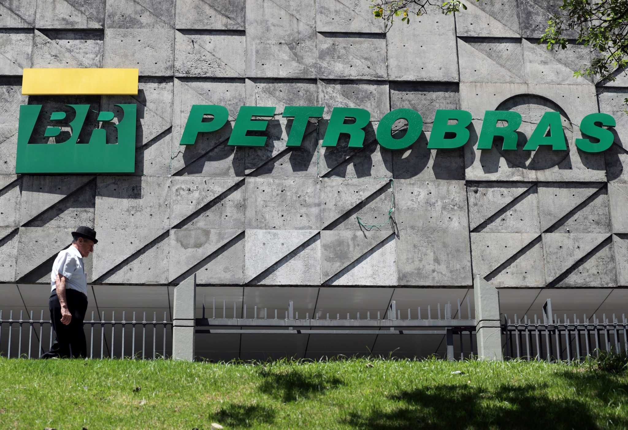 Fachada de prédio da Petrobras