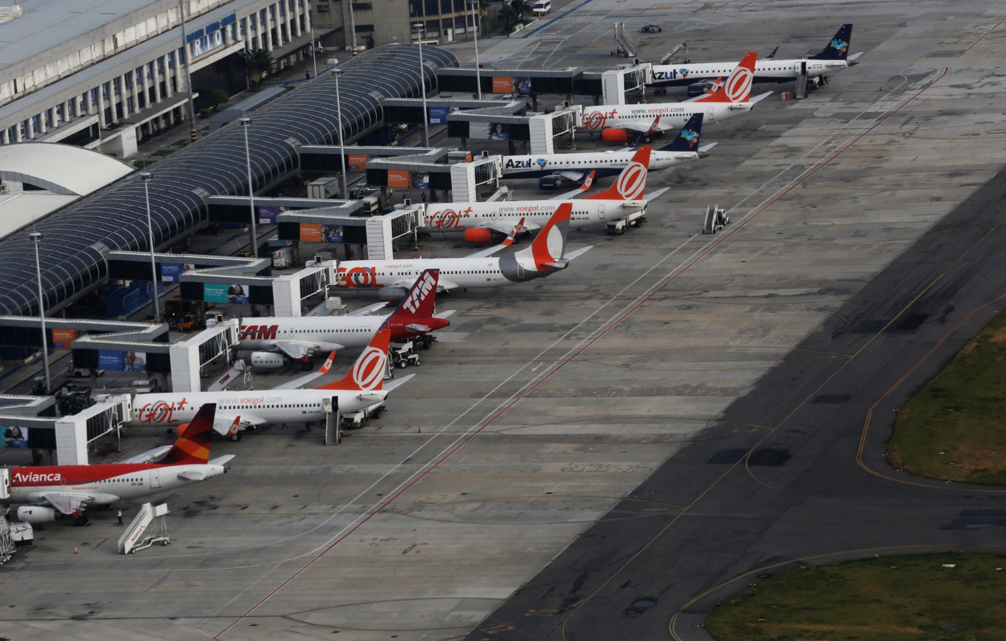 Procon-SP notifica Gol, Azul, Latam e mais 7 aéreas sobre práticas na pandemia