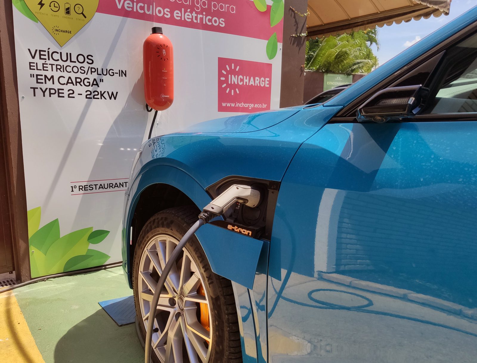 Abastecimento de carro elétrico