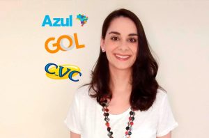 Mulher sorrindo para câmera, com logos da Azul, GOL e CVC.
