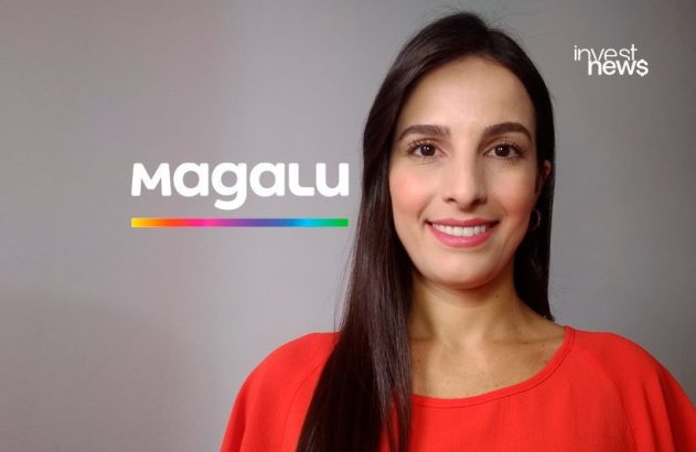 Mulher sorrindo com logos Magalu (linha colorida) e Invest News.
