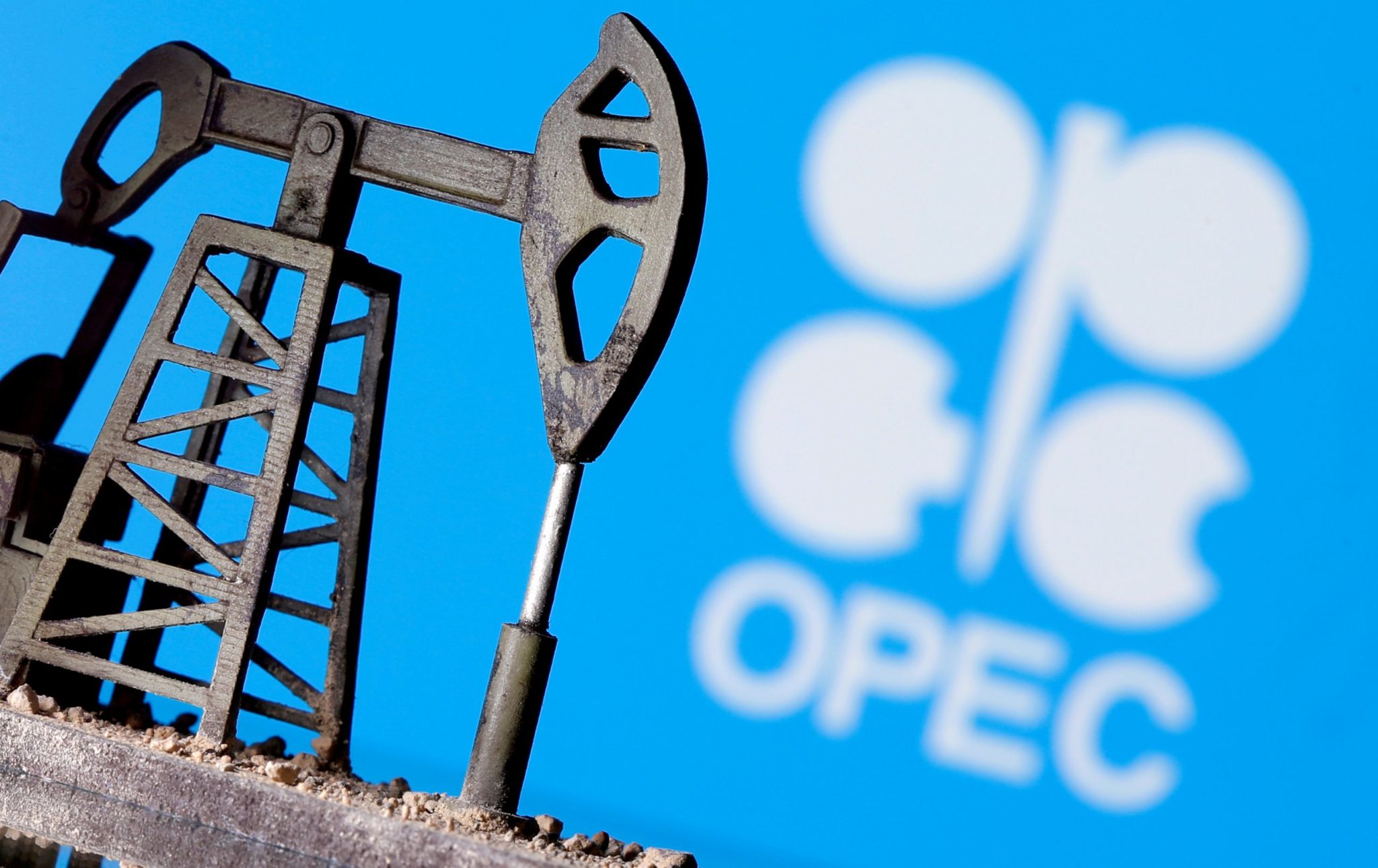 Opep+ concorda em aumentar a oferta de petróleo