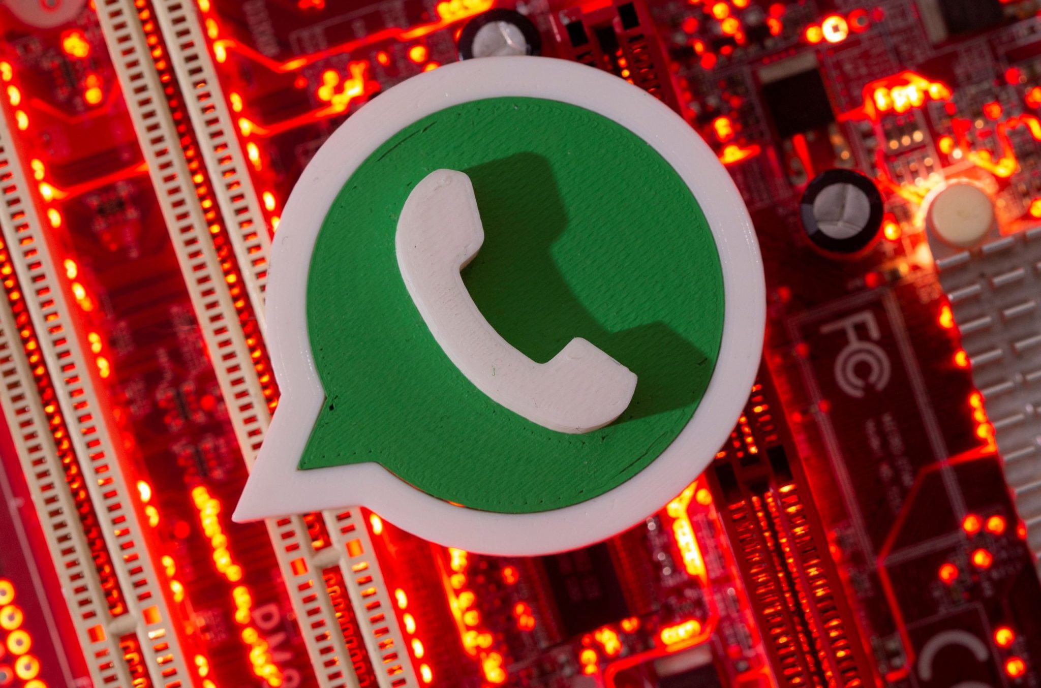 WhatsApp relança transferência de dinheiro no Brasil