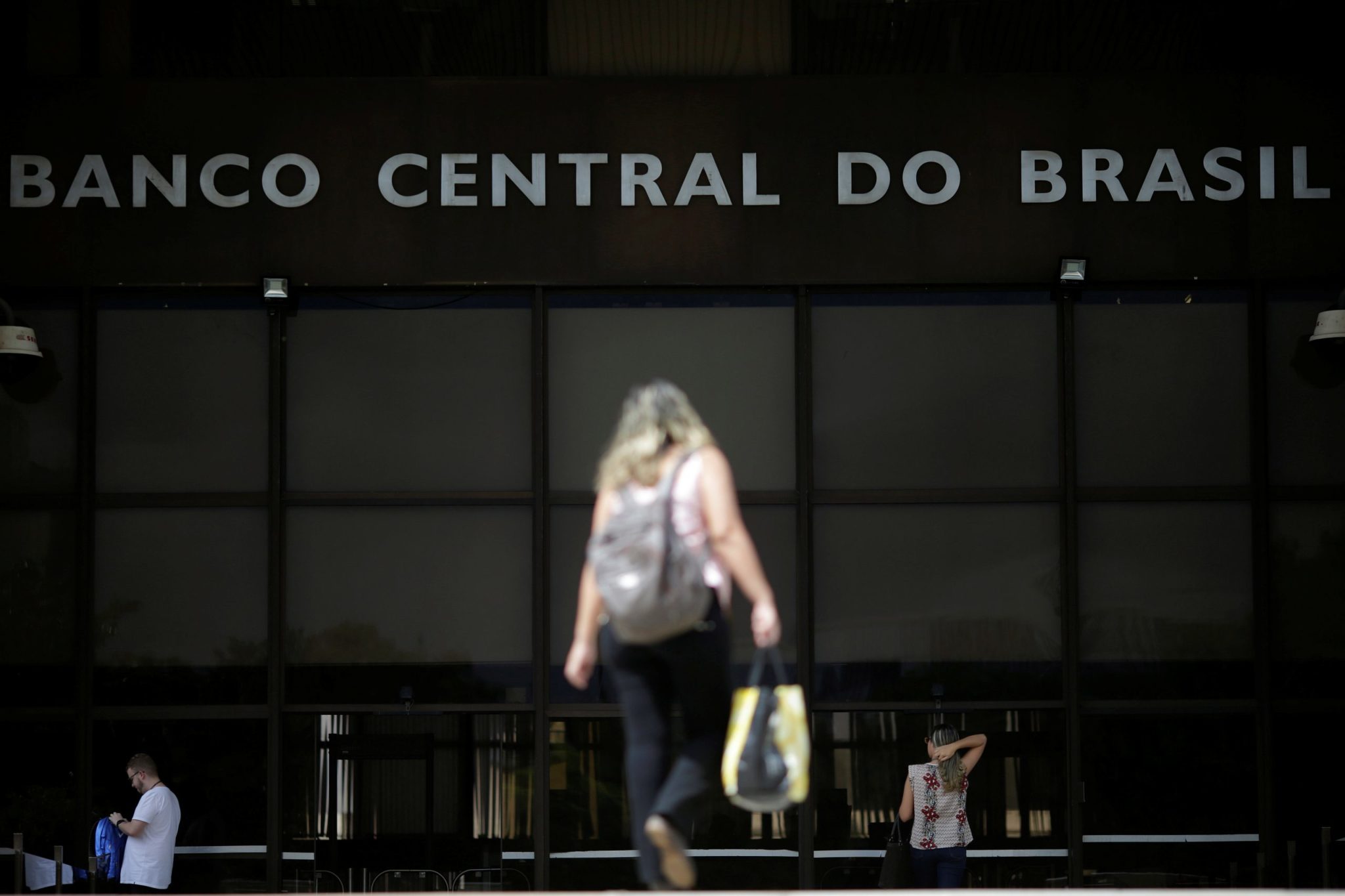 Focus: projeção do mercado para inflação neste ano se aproxima de 7%