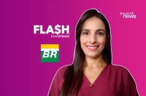 Apresentadora sorridente com logo FLASH investnews e logo BR.