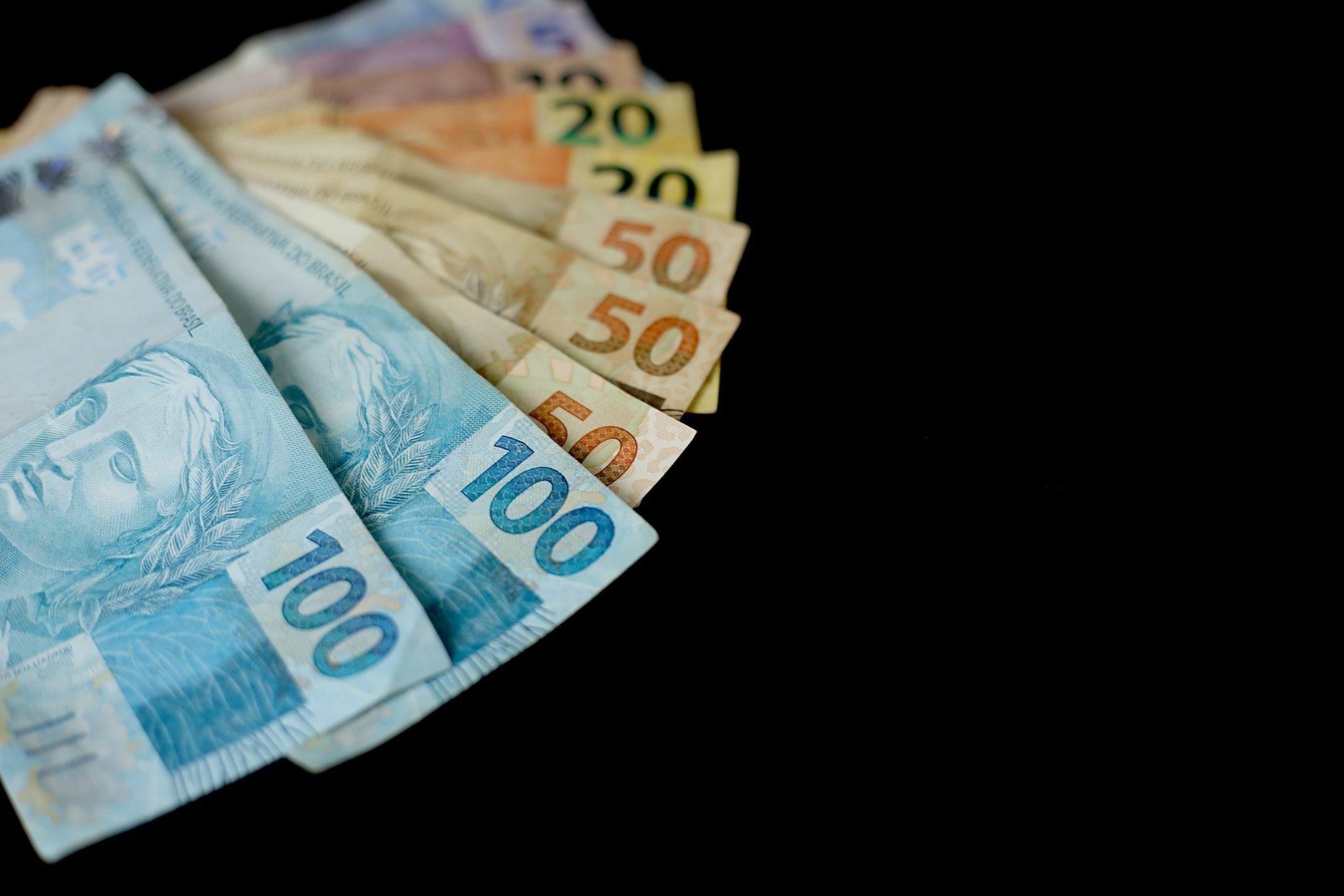 Auxílio Brasil: 8 perguntas para entender como funciona