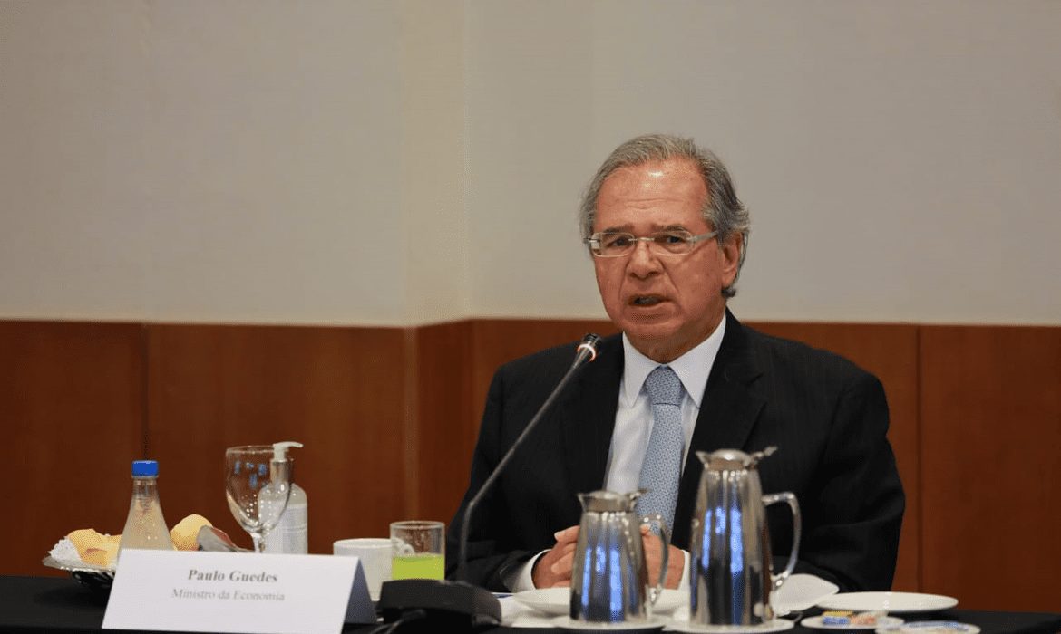 Hackers invadem reunião de Paulo Guedes por ‘zoombombing’