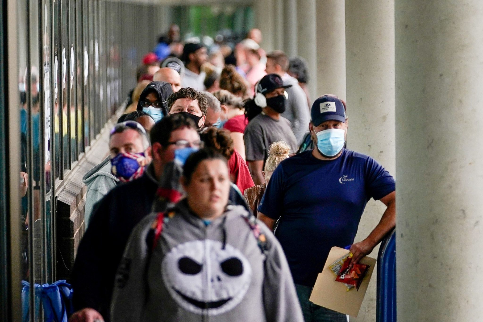 OCDE: Desemprego cai a 6,2% em julho, mas continua acima de níveis pré-pandemia