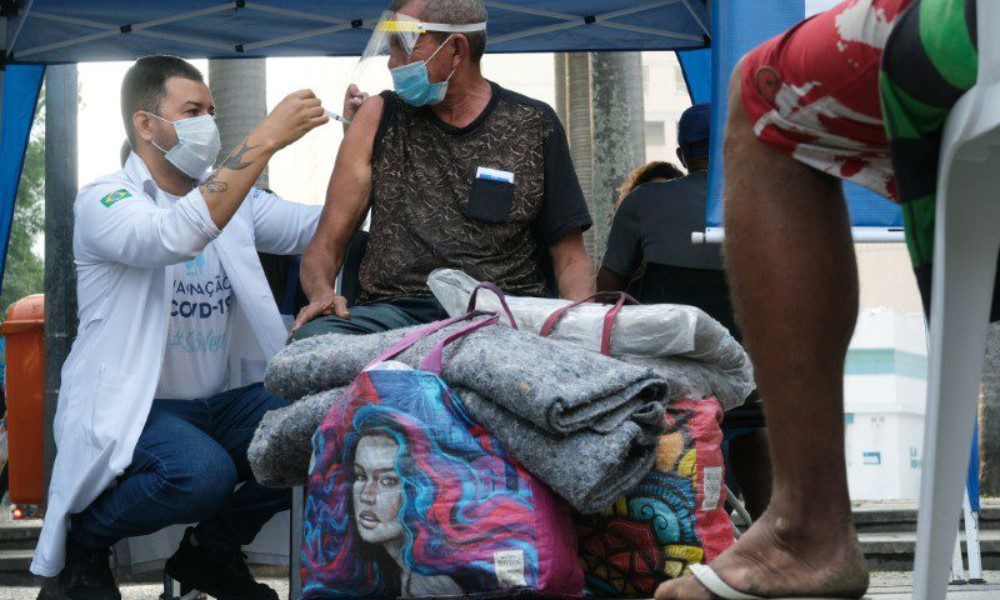 Quadro da covid-19 no Brasil pode piorar com inverno, diz Fiocruz