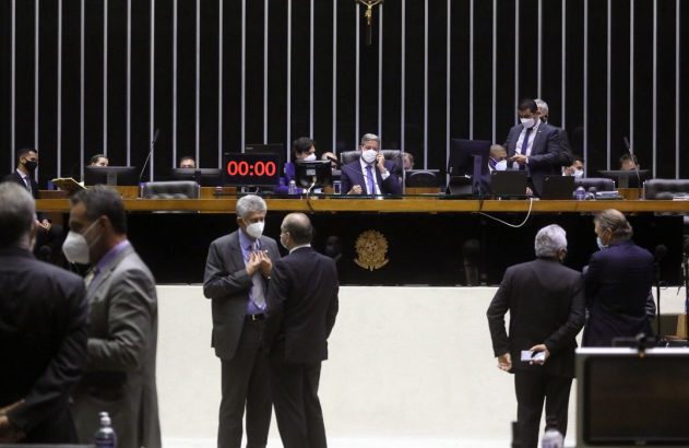 Câmara aprova parcelamento de dívidas de micro e pequenas empresas