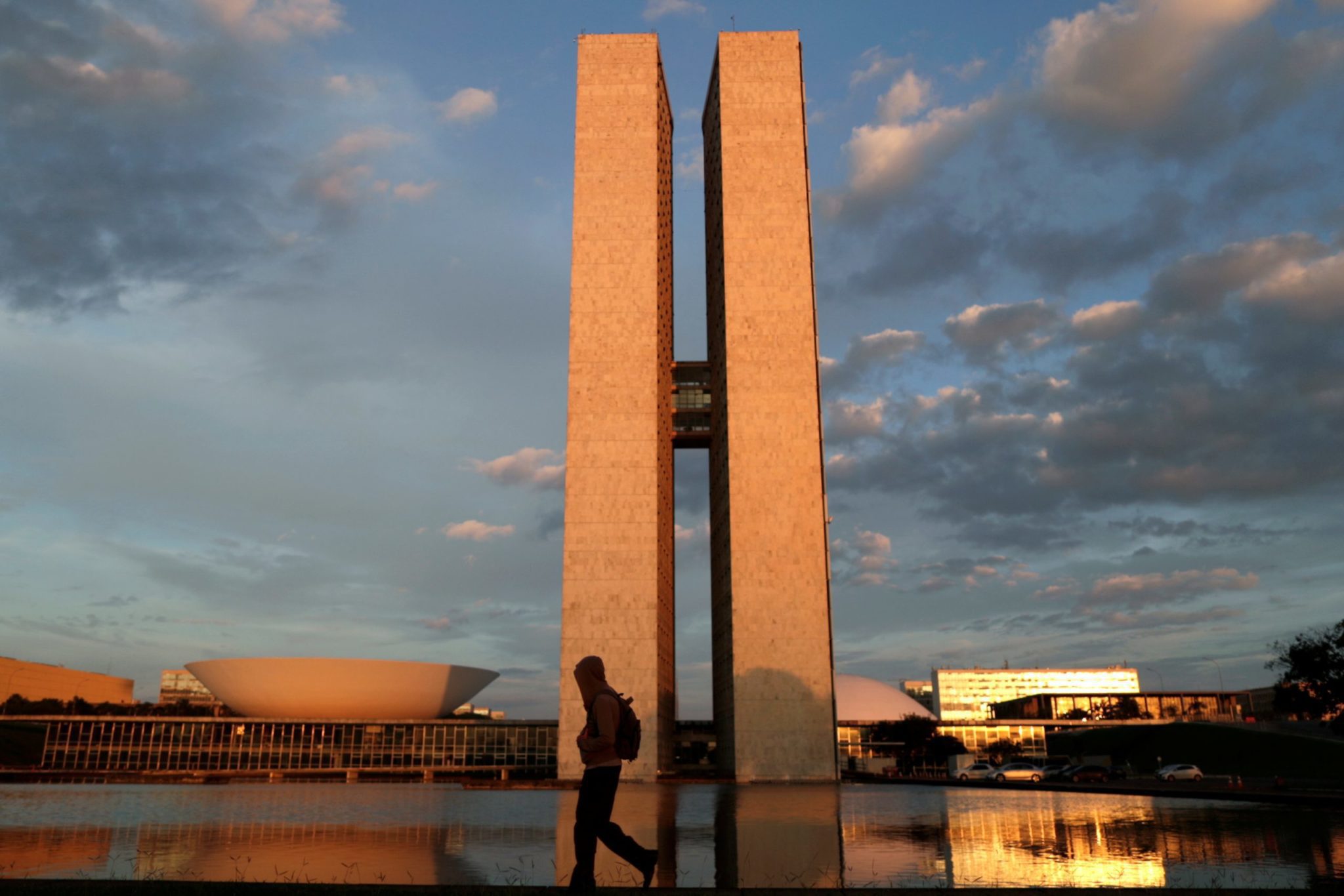 Comissão aprova texto principal da lei orçamentária de 2022