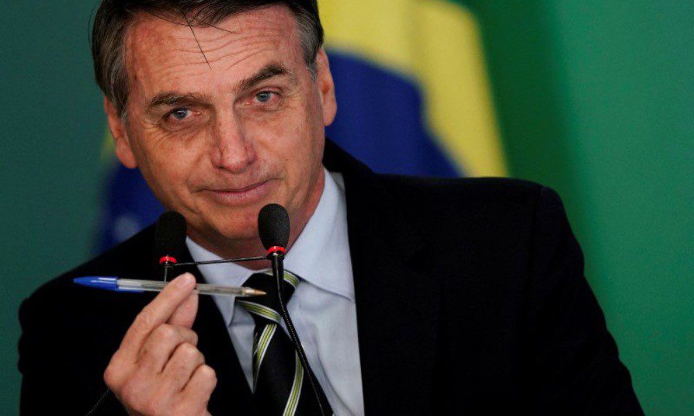 Bolsonaro assinou MP sobre venda direta de etanol e nova regra para postos