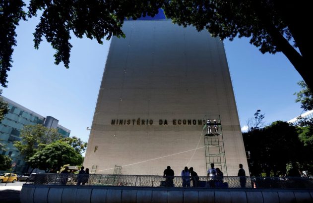 crescimento econômico: riscos de crise hídrica e pandemia