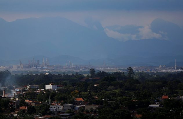 Vista de obras na região de Itaboraí