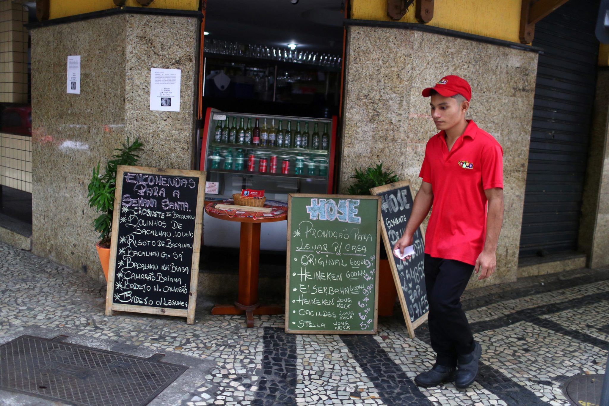 Serviços do Brasil crescem em agosto e chegam a patamar mais alto em 6 anos