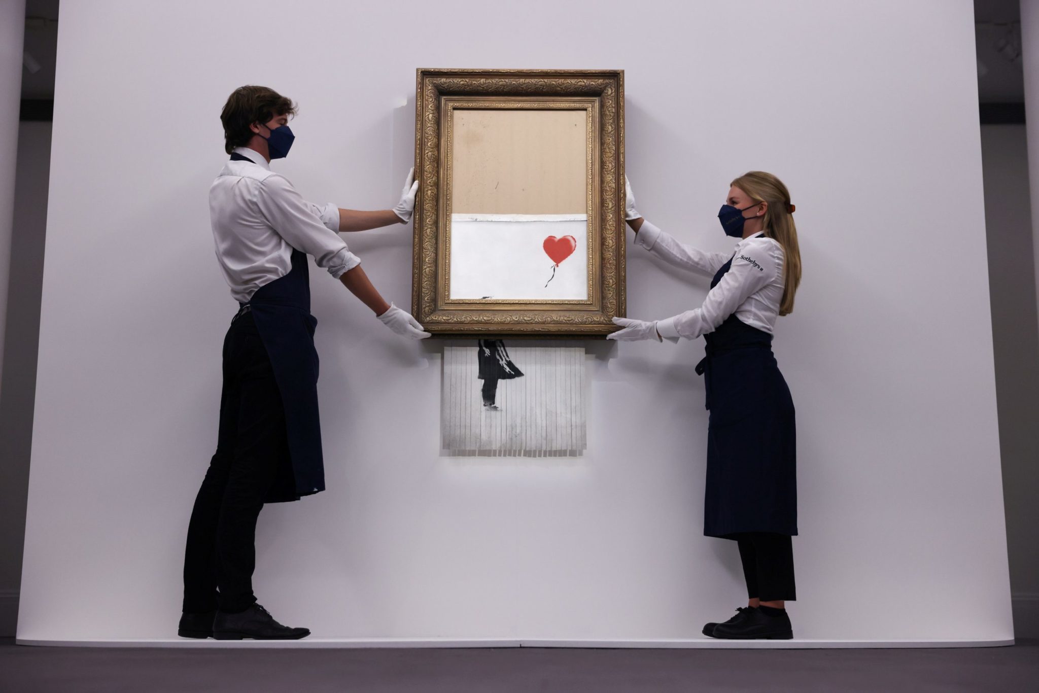 Quadro de Banksy triturado é vendido por US$ 25,4 milhões em leilão