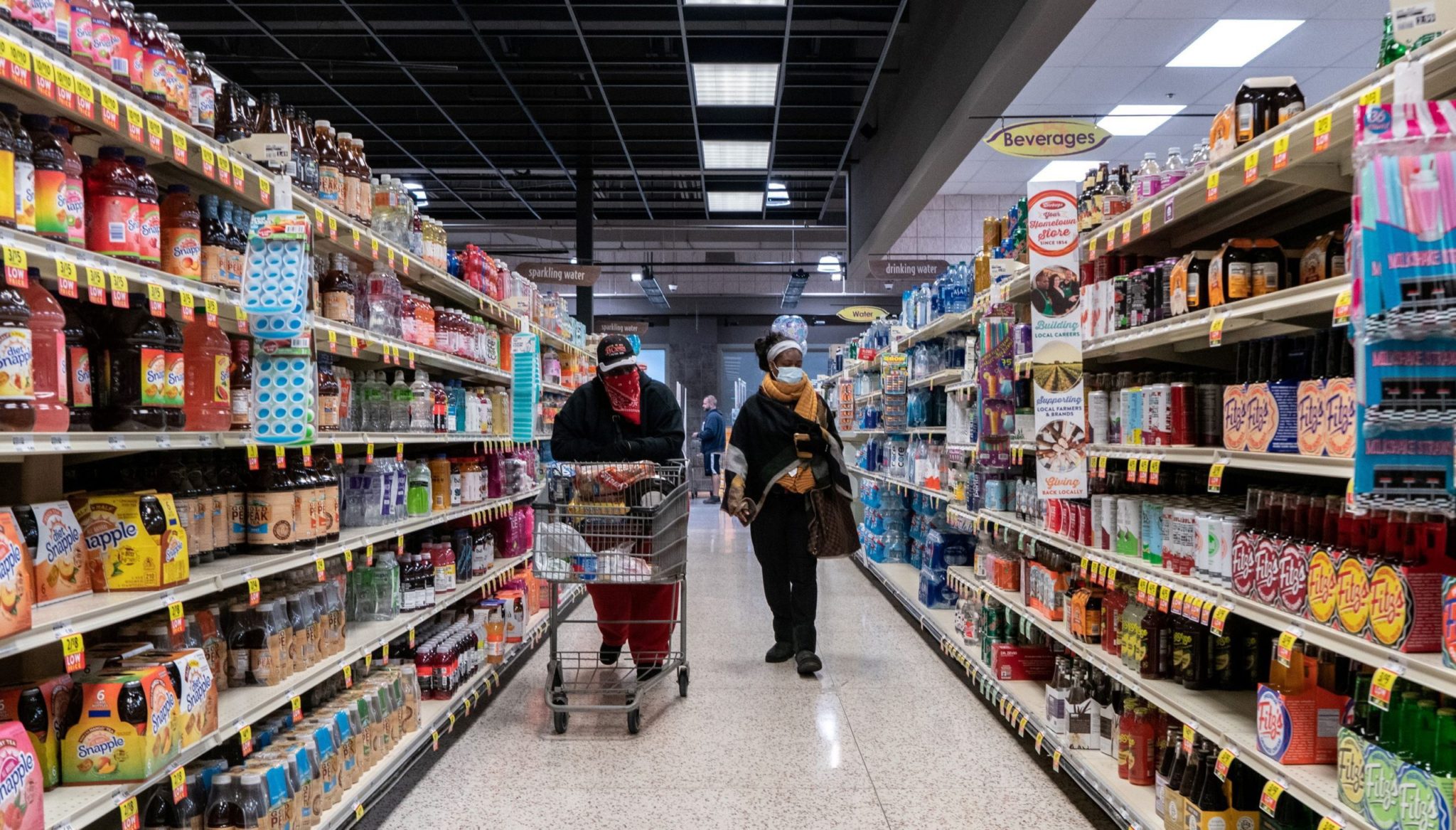 Com supermercados, varejo tem alta inesperada em novembro