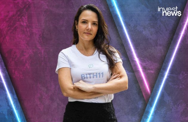 Mulher em camiseta "BITH11", braços cruzados, olhando para câmera. Fundo abstrato roxo e azul com luzes neon. Logo invest news.
