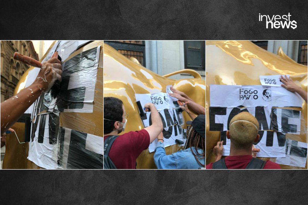 Touro dourado da B3 é alvo de protestos. (Foto: Divulgação / Fogo no Pavio)