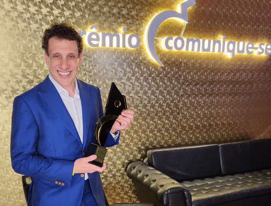 Samy Dana é vencedor do Prêmio Comunique-se pelo InvestNews