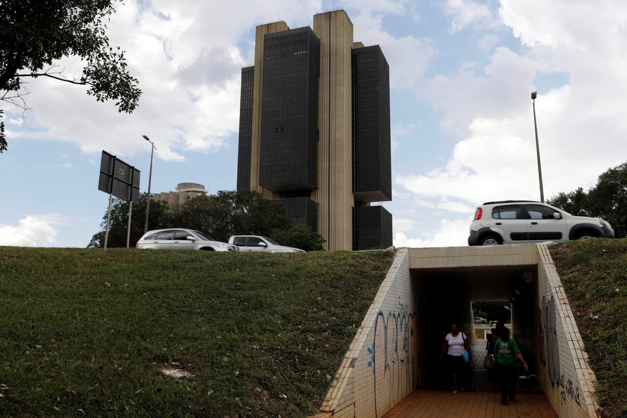 Focus: projeção para inflação este ano vai ainda mais acima do teto da meta