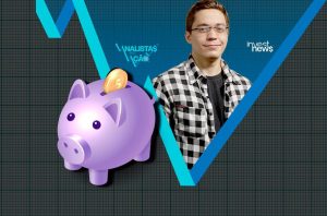 Jovem sorrindo, cofrinho roxo com moeda entrando. Logos "Analistas em Ação" e "Invest News" e gráfico financeiro.