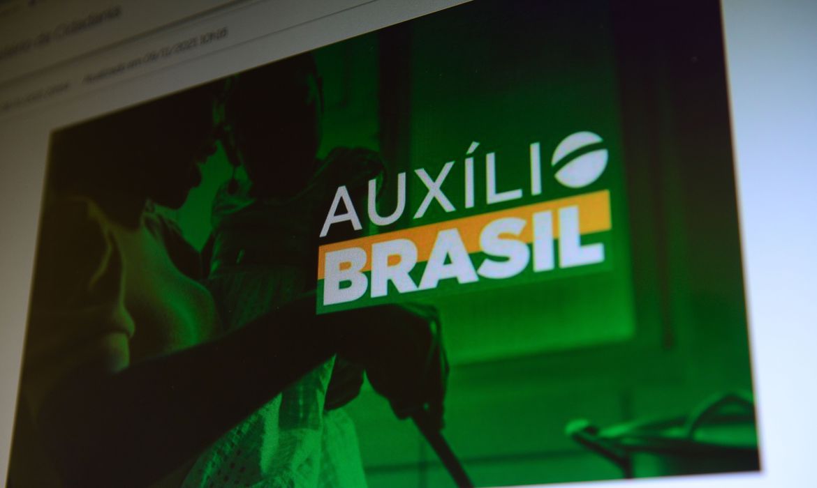 Auxílio Brasil: 3ª parcela começa dia 18; veja datas de pagamento