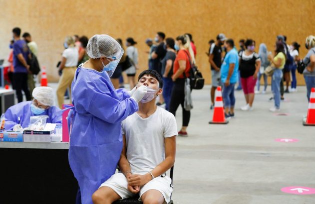 Local de testagem para a covid-10 em Buenos Aires. (Foto: Agustin Marcarian / Reuters)