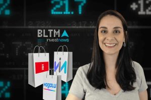Mulher sorrindo em tela financeira. Sacolas com logos de varejo (Magalu, Via) e marca BLTMA Investnews sobre o mercado.