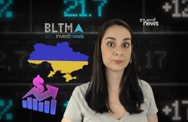Mulher com painel de notícias financeiras, mapa da Ucrânia e gráfico de alta de fundo.