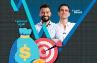 Dois homens sorrindo, saco de dinheiro e alvo. Fundo com gráfico financeiro e logos de investimentos.