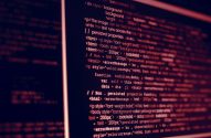 Tela com software de dados de código binário