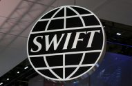 Logo de sistema interbancário Swift visto em conferência em Toronto, Canadá