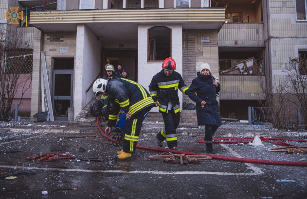 Rússia bombardeia cidades ucranianas e guerra entra na 4ª semana