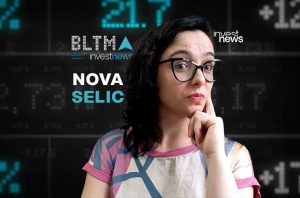 Mulher de óculos, mão no queixo, diante de tela financeira com 'NOVA SELIC' e logos 'investnews'.