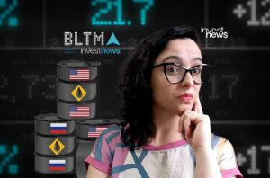 Mulher com óculos e expressão pensativa, diante de barris de petróleo (EUA/Rússia) e dados do mercado financeiro.