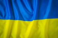 Bandeira da Ucrânia, azul e amarela, com tecido ondulado.