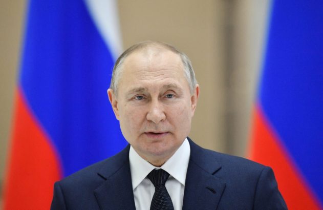 Putin alerta Ocidente: Rússia não pode ser isolada