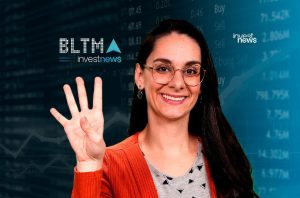 Mulher sorrindo mostra quatro dedos, com fundo digital de dados financeiros e logo Investnews.