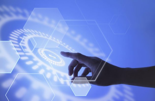 Mão toca interface digital azul com cifrão, em conceito de tecnologia financeira.