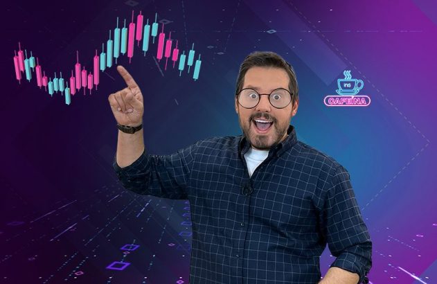 Homem de óculos sorri e aponta para um gráfico financeiro de velas. Fundo tecnológico com logo Cafeína.