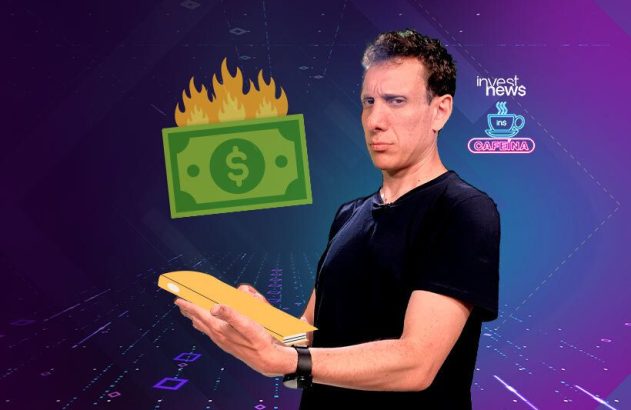 Homem sério segurando livro, dinheiro em chamas no ar e logos "invest news" e "CAFEINA".